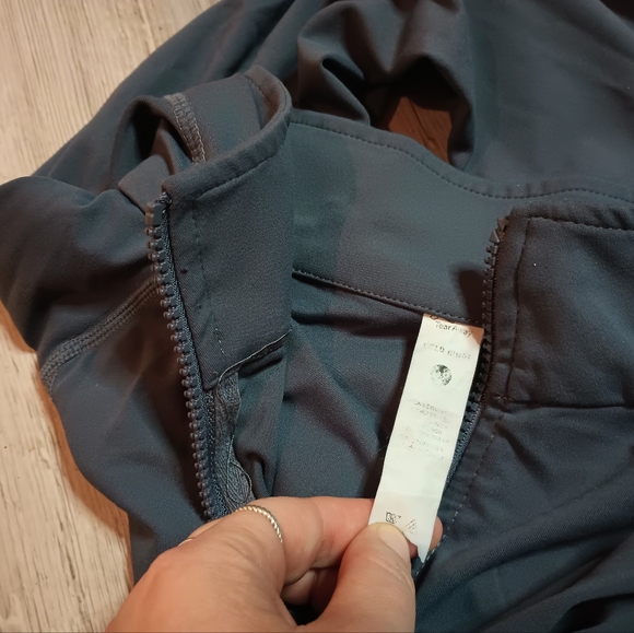 Gold Hinge - Picture 7 of 7